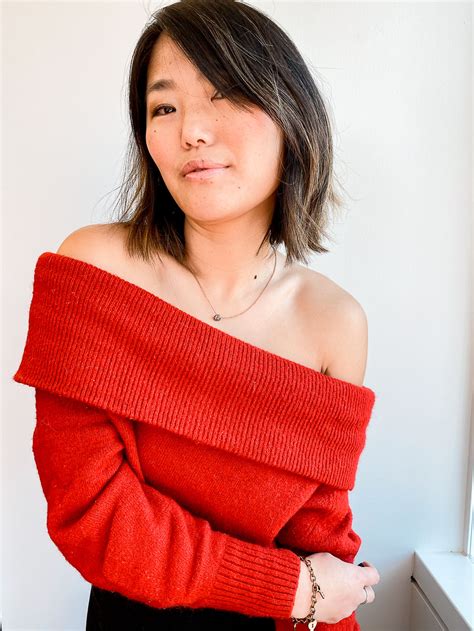 emi wong collarbone.